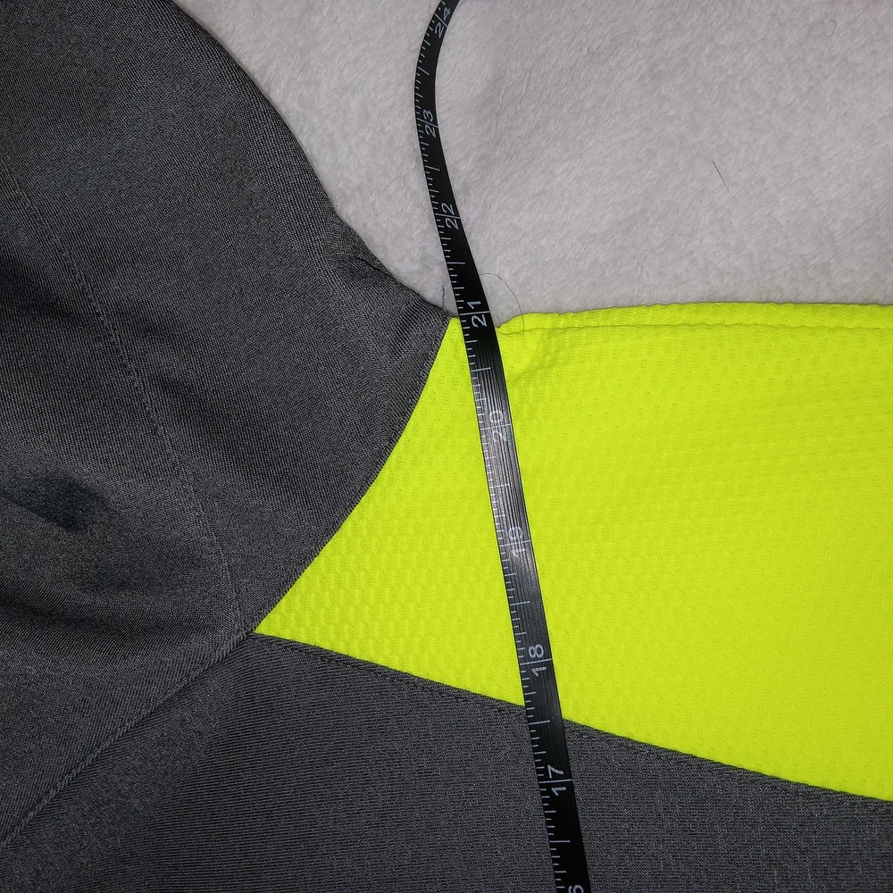 NWT Under Armour MSU 1/4 Zip Pullover Jacket Adult XL Semi Fit Missouri Bears - Picture 10 of 16